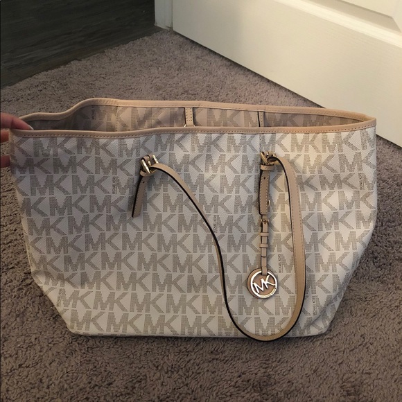 Michael Kors Handbags - Michael Kors Tote